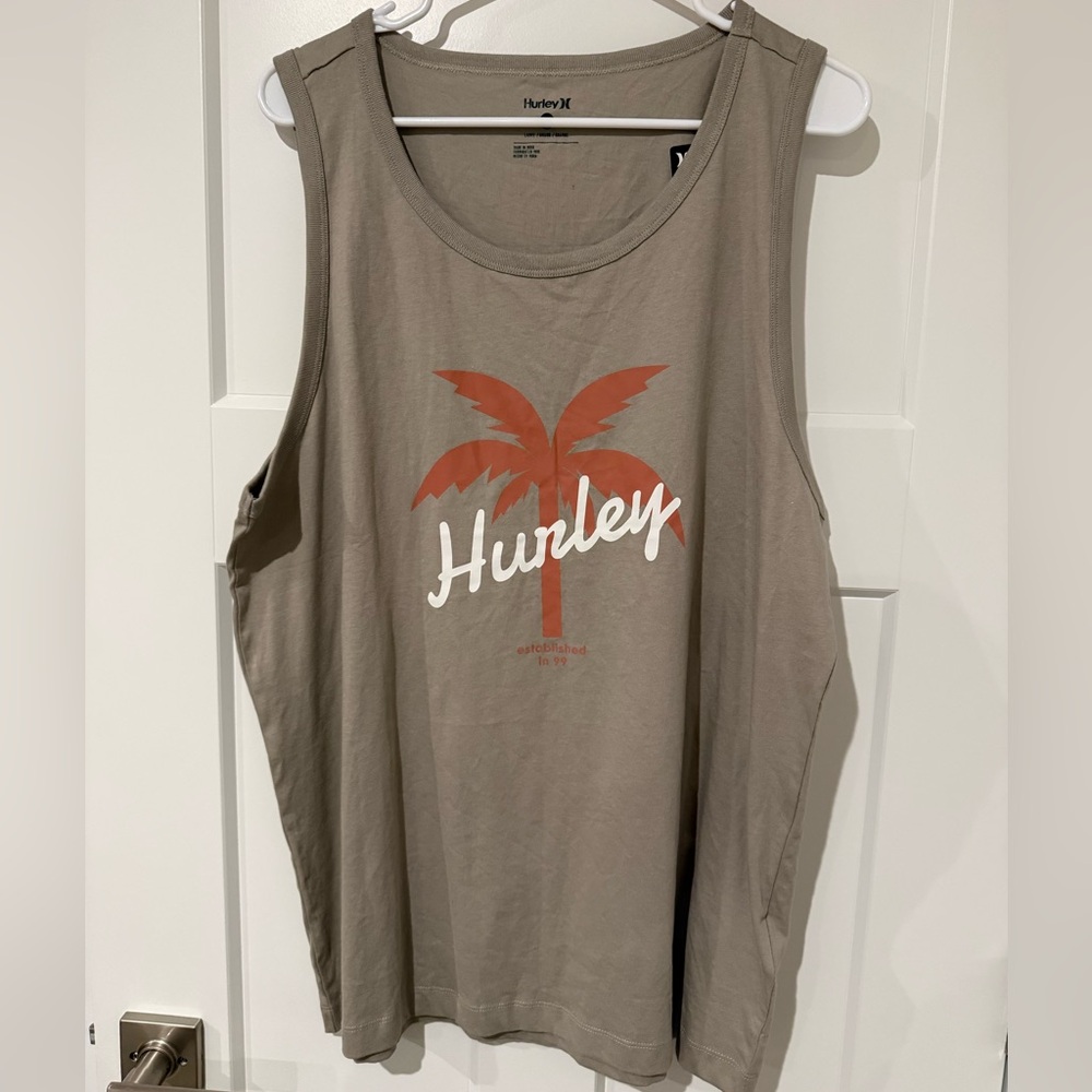 Hurley Logo Tee in Beige with Dark Green Print